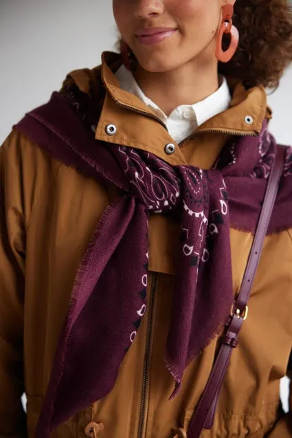 Vierkante paisley sjaal