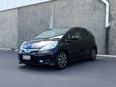 2013 Honda Fit 1.5 Hybrid RS (non-plug in)