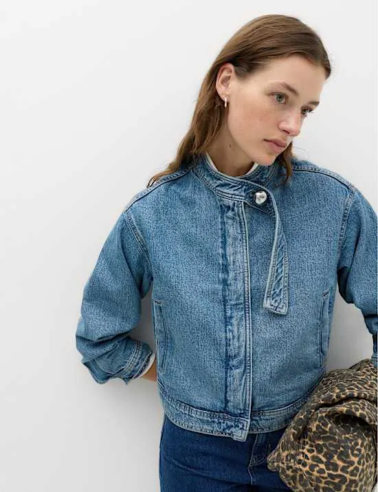 Kurze Denim-Jacke mit Stehkragen