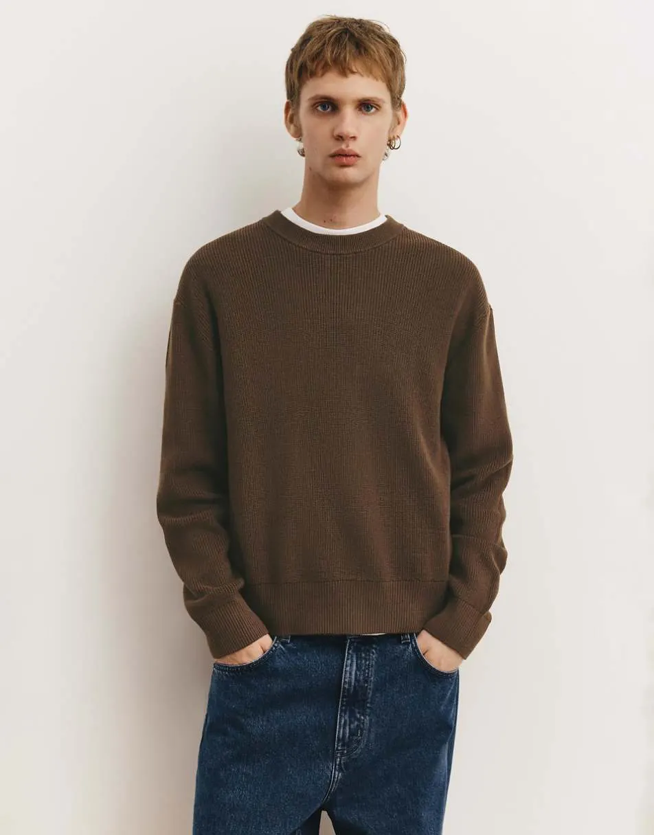 Pull&Bear Structured round neck sweater in chocolate