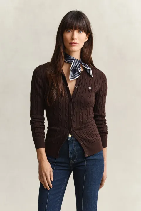 Bomullskabelstrikket cardigan med stretch