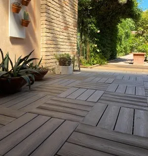 Piastrella d'appoggio e a incastro in polietilene SNAPWOOD beige L 38 x L 38 cm x Sp. 25 mm