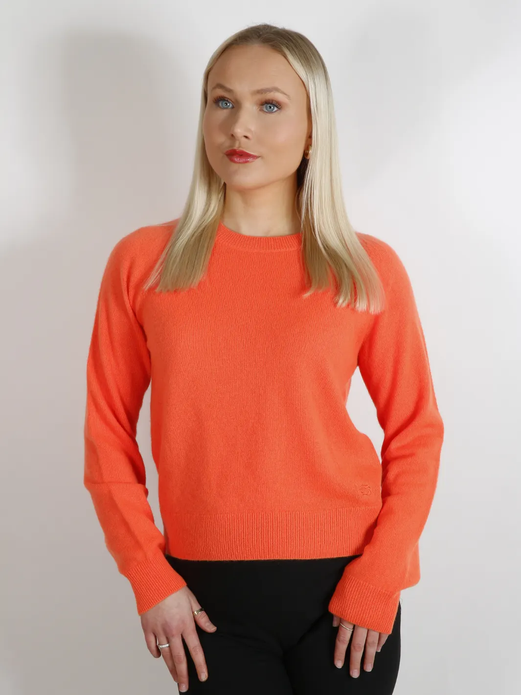 CREWNECK SWEATER