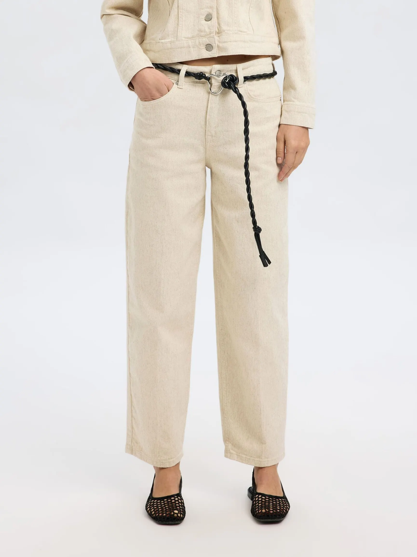 MID WAIST JEANS MED BARREL FIT