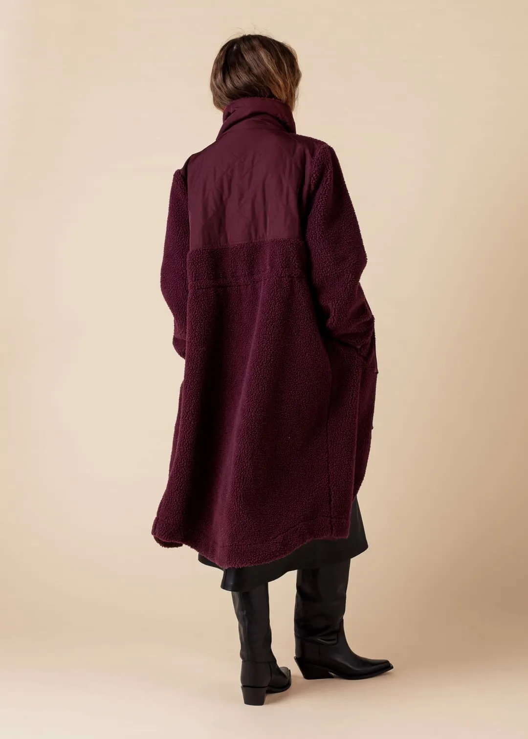 Vinröd lång pilejacka