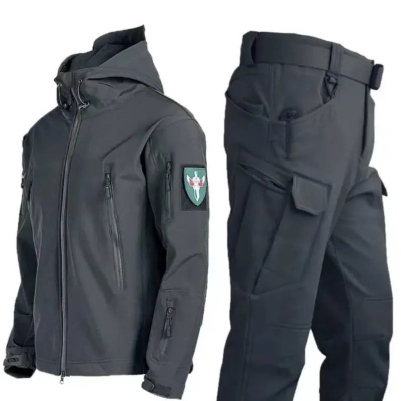 Chaqueta y pantalón impermeable perfecto para conducir tu motocicleta