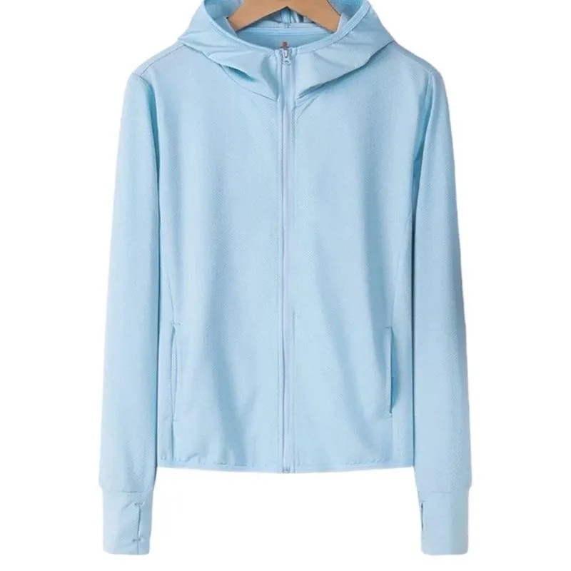 CASACA DEPORTIVA PARA MUJER CON PROTECCIÓN ULTRAVIOLETA.