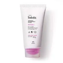 Desodorante antitraspirante en crema invisible avellana y casis