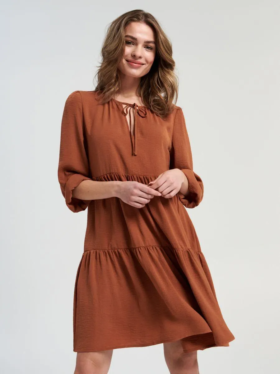 Sukienka mini z wiązaniem