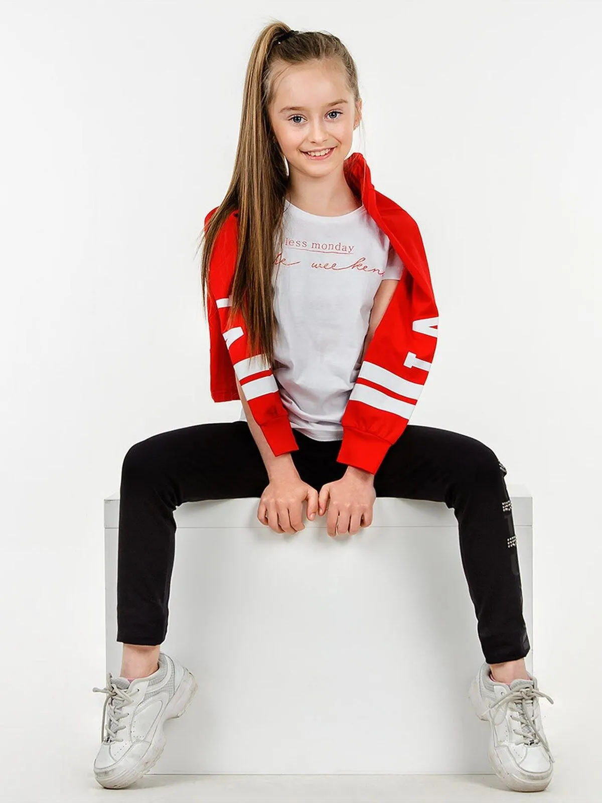 T-shirt bawełniany z modnym nadrukiem