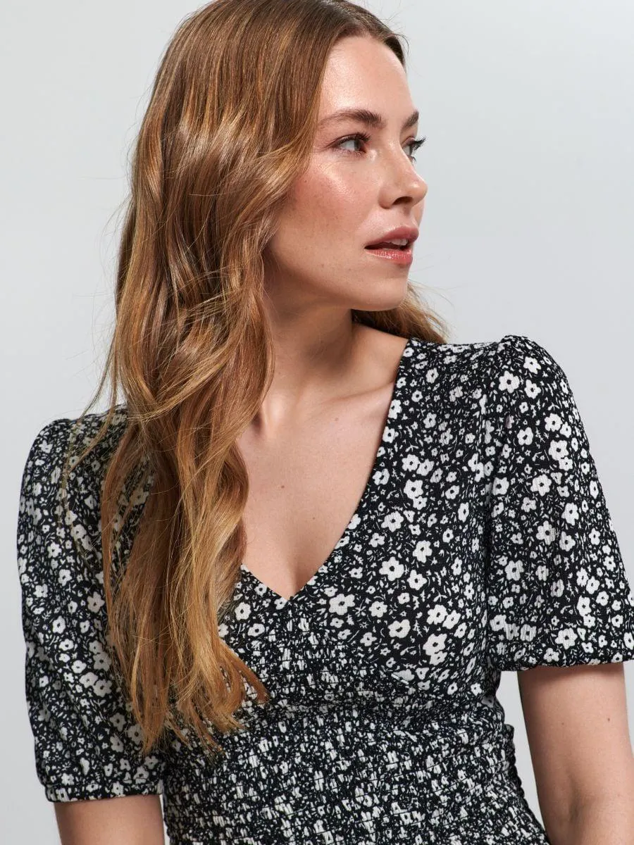 Sukienka mini w kwiaty