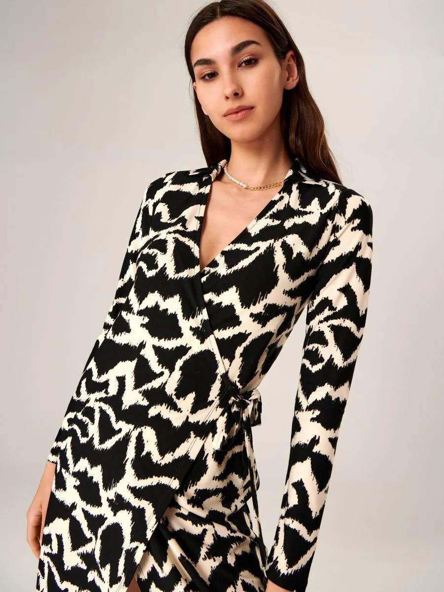 Sukienka mini z wiązaniem