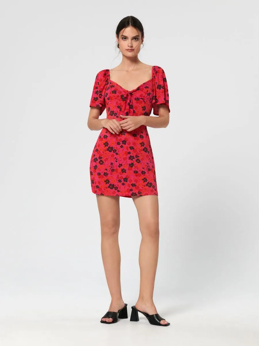 Sukienka mini z wiązaniem