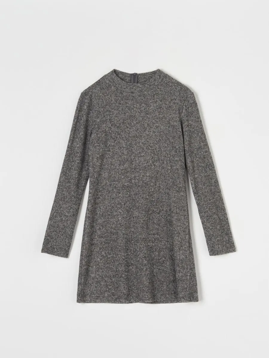 Sukienka mini ze stójką