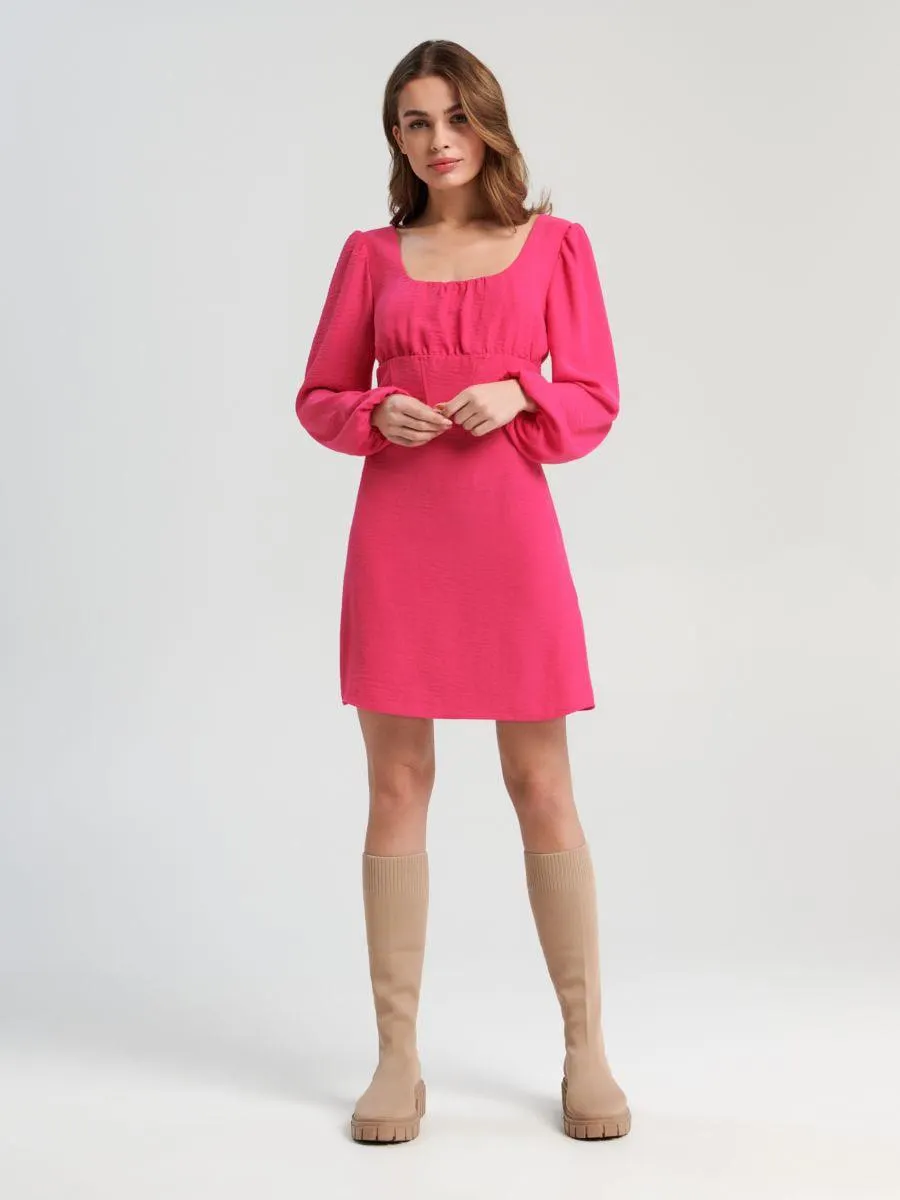 Sukienka mini z bufiastymi rękawami