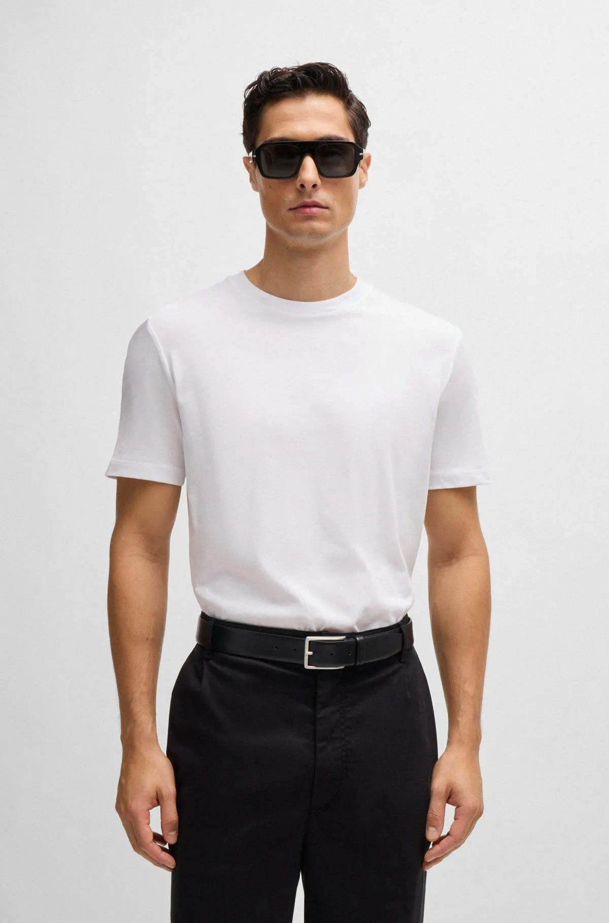 T-shirt de ajuste regular em jersey de algodão com colarinho canelado