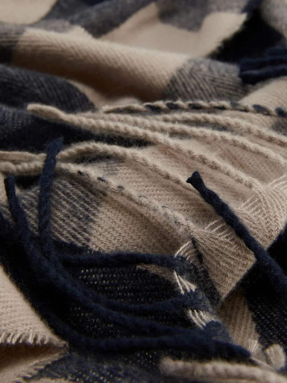 Cachecol franjas xadrez