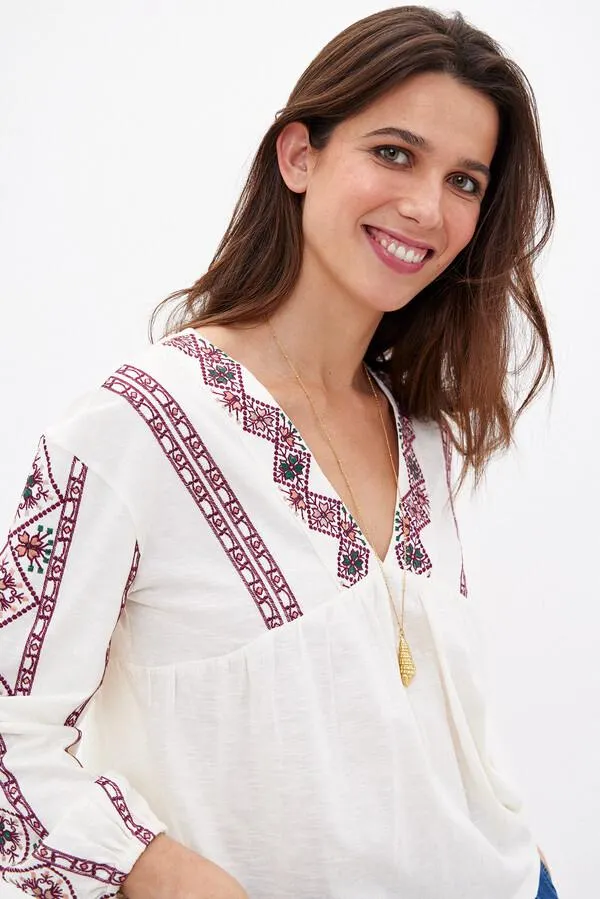 Teresa. Camiseta de algodón bordada
