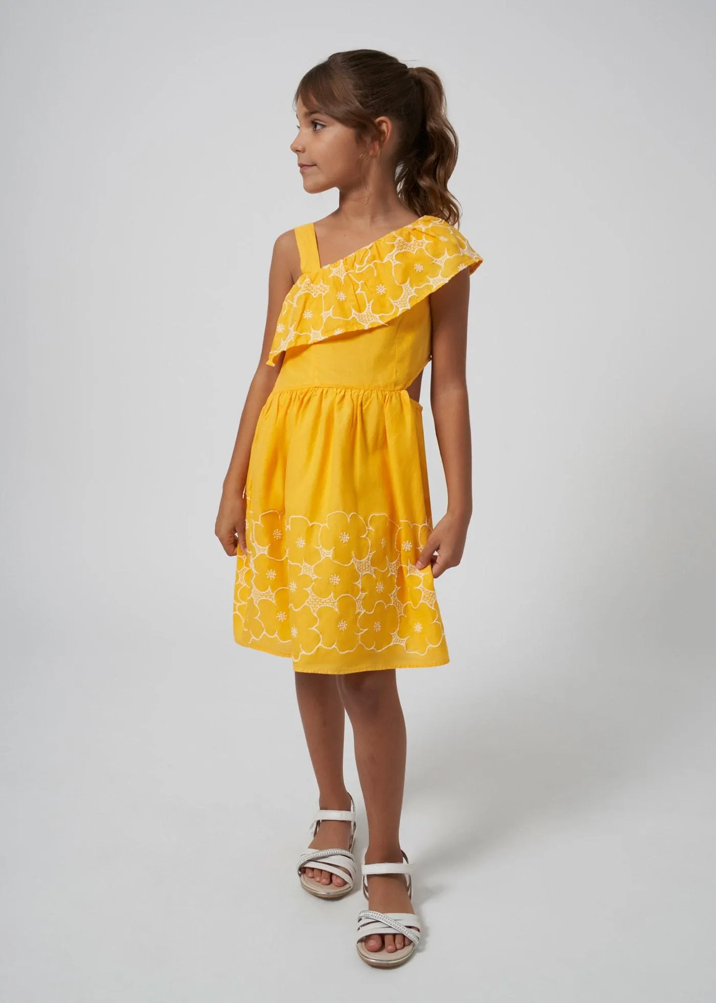 Vestido assimétrico bordado rapariga