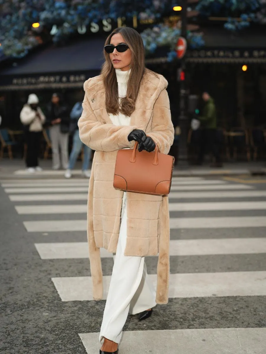 Sobretudo de pêlo com capuz | EDIÇÃO ESPECIAL INVERNO