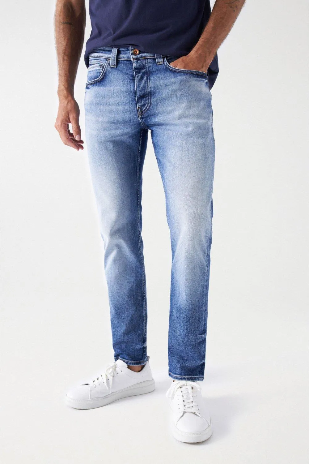 JEANS SLIM CRAFT SERIES COM BOTÃO EM COBRE