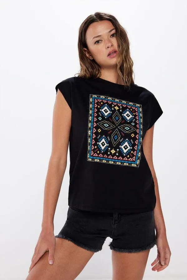 Camiseta gráfica escote espalda