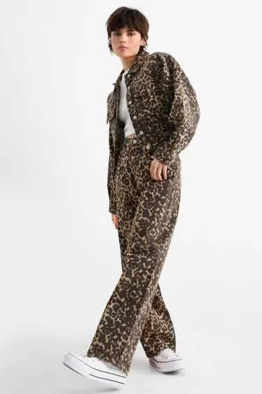 Baggy jeans - mid-rise waist - leopard- print