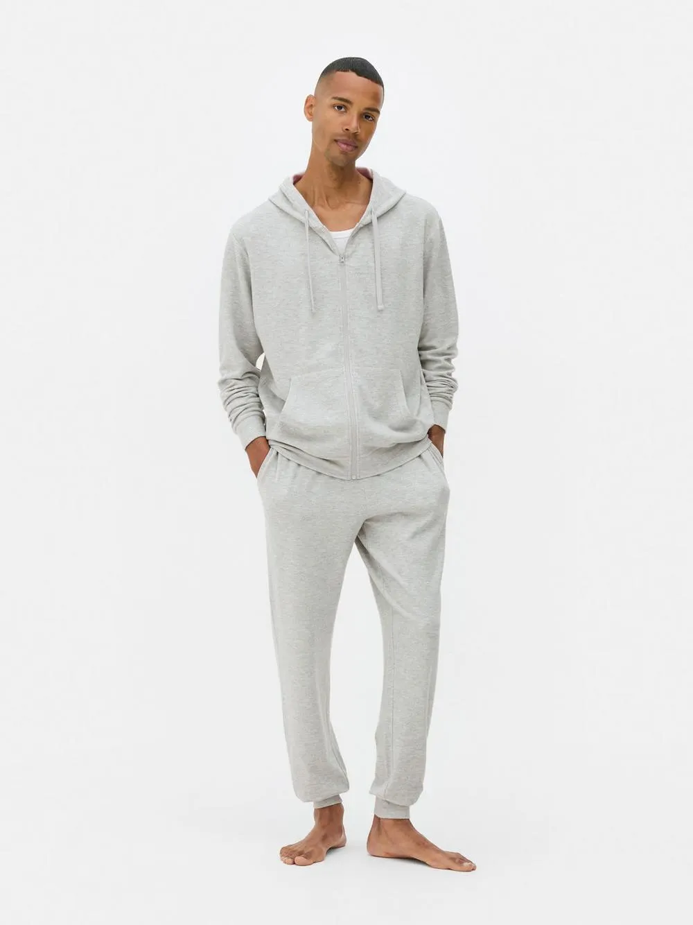 Camisola capuz fecho