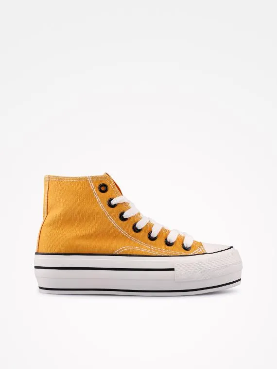 BOTIM EM CANVAS DESPORTIVO DE ATACADOR COM PLATAFORMA VULCANIZADA