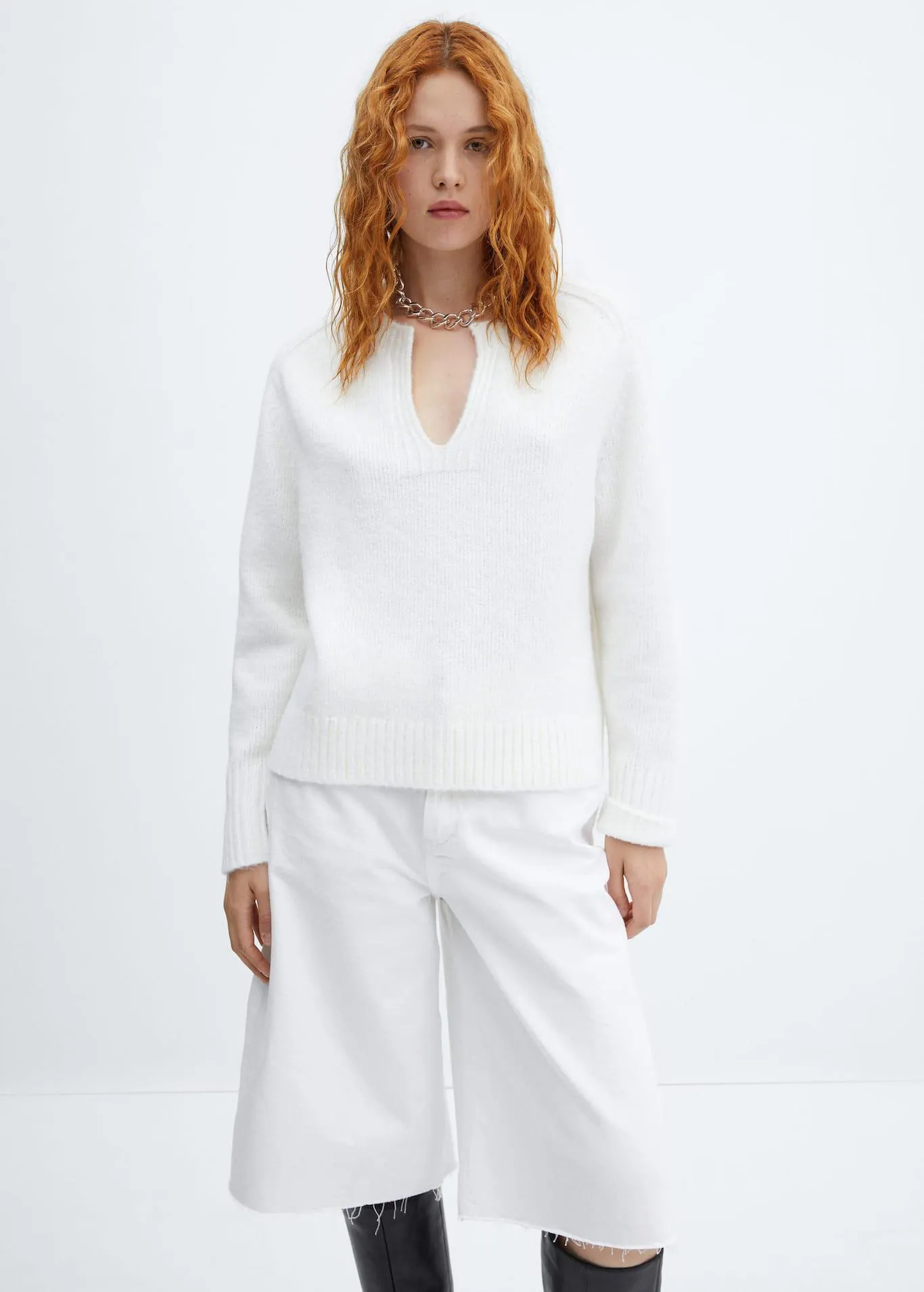 Camisola de gola redonda e em V