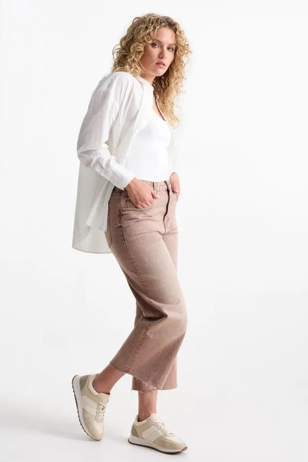 Wide leg jeans - mid-rise waist