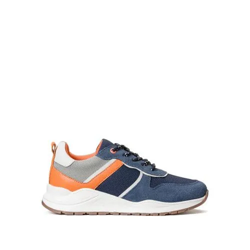 Sapatilhas com atacadores