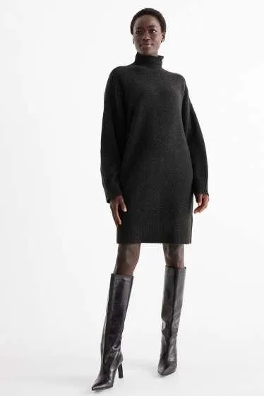 Knitted dress - straight fit