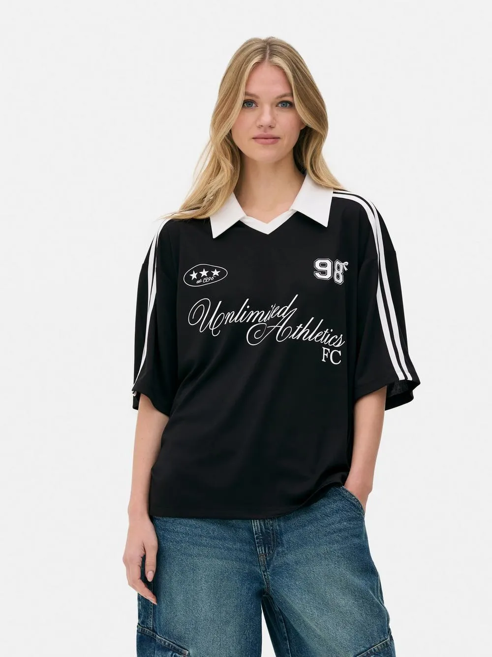 T-shirt universitária larga