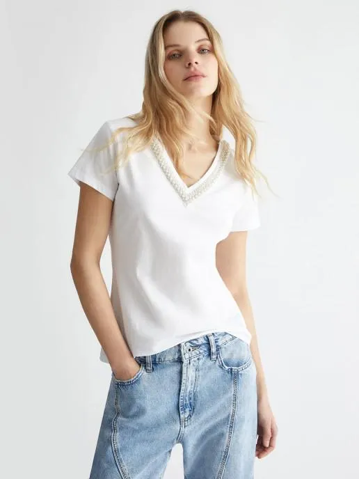 T-Shirt com Pérolas