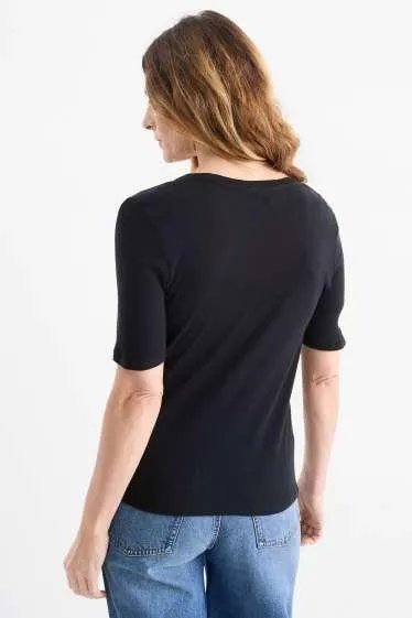 Basic V-neck T-shirt - regular fit