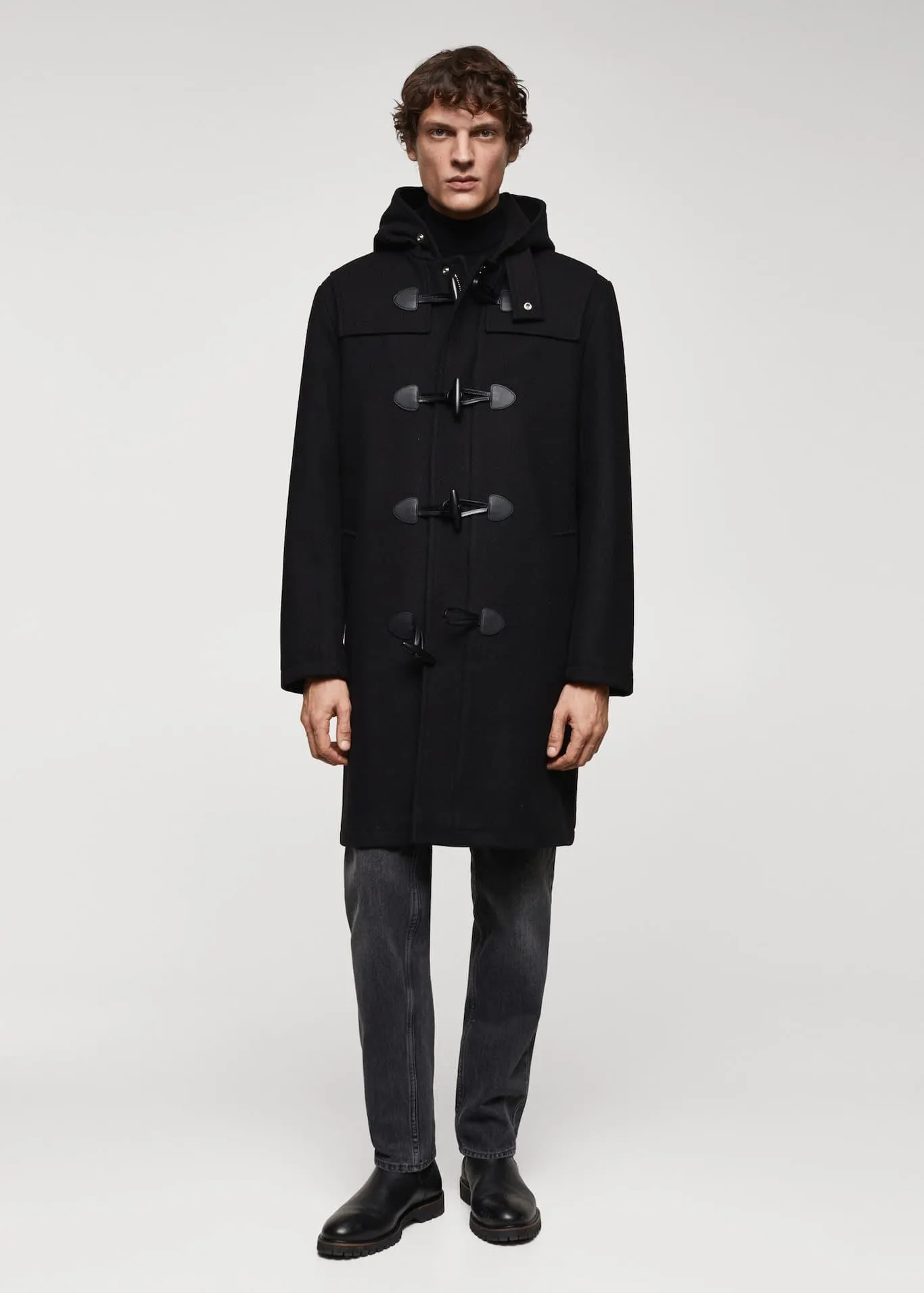 Sobretudo de lã com capuz e alamares