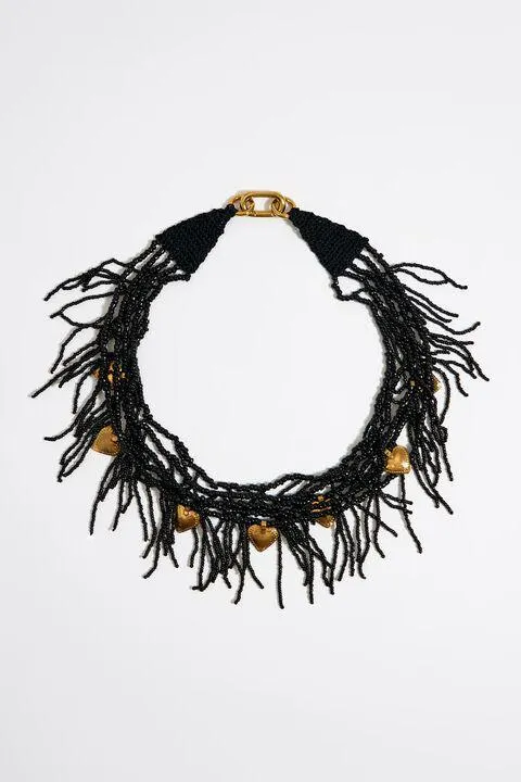 Colar beads e corações preto