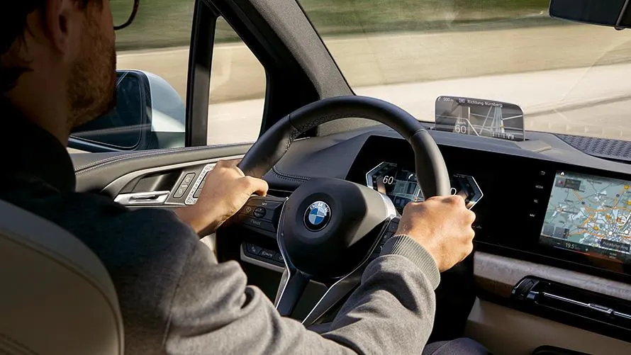 SISTEMAS DE ASSISTÊNCIA AO CONDUTOR PARA SEGURANÇA MÁXIMA NO BMW SÉRIE 2 ACTIVE TOURER.