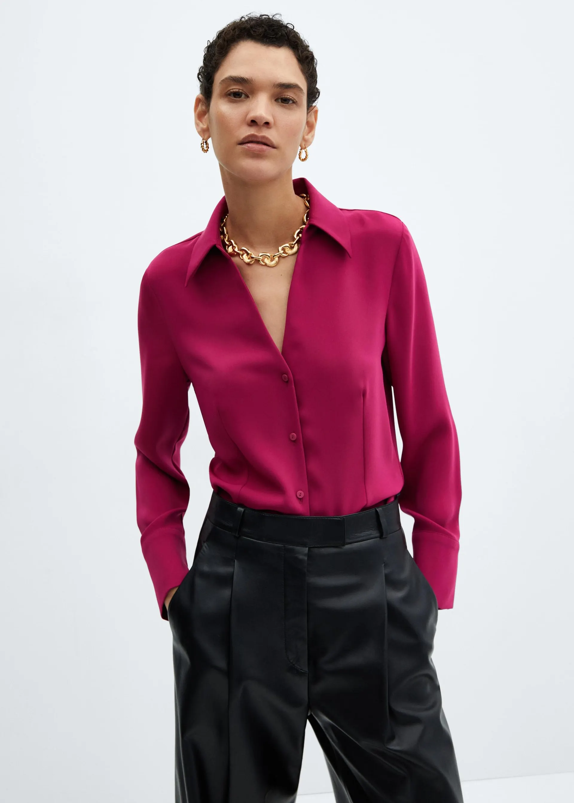 Soepelvallende blouse met stikseldetail