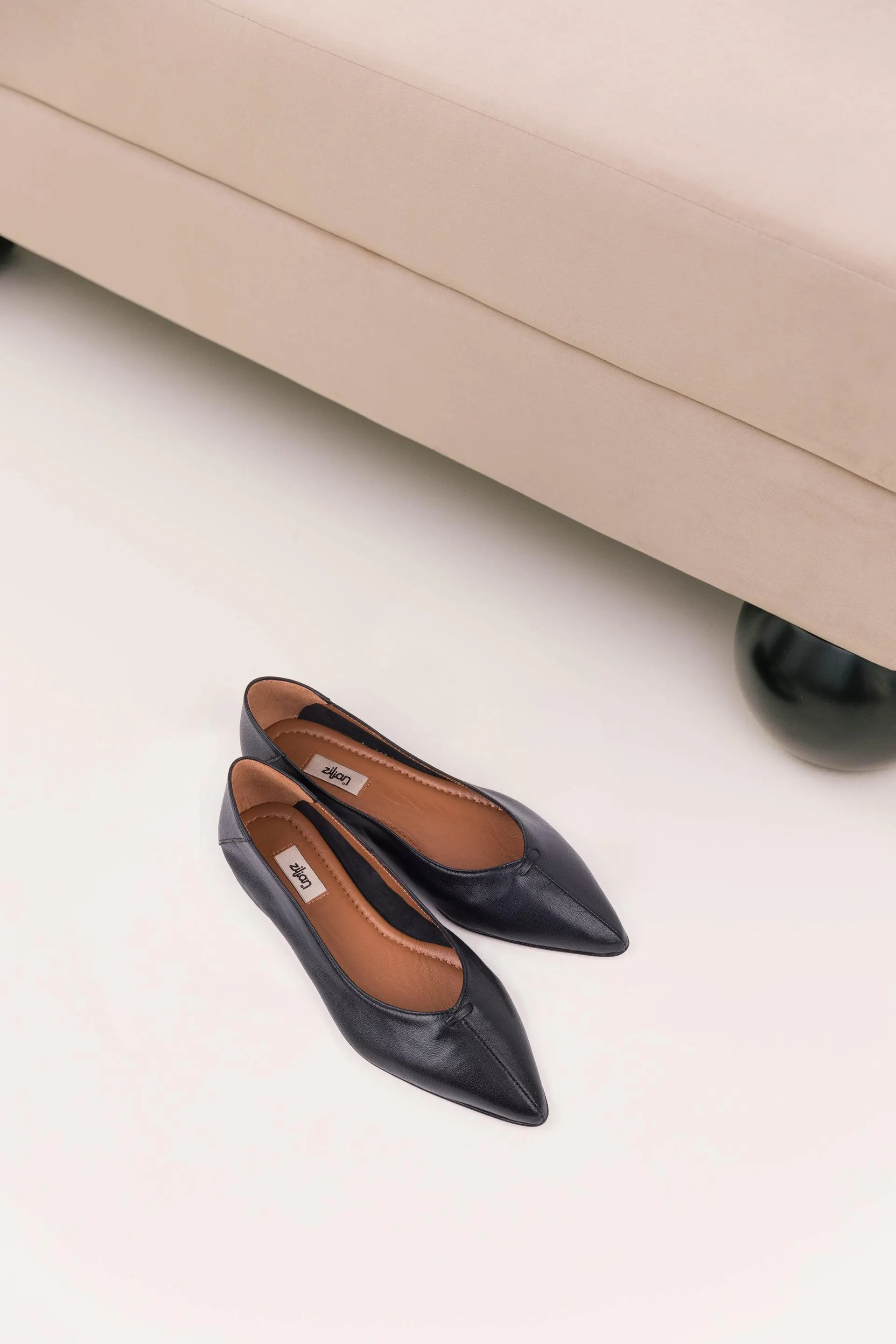 Ballet flats in leather Black