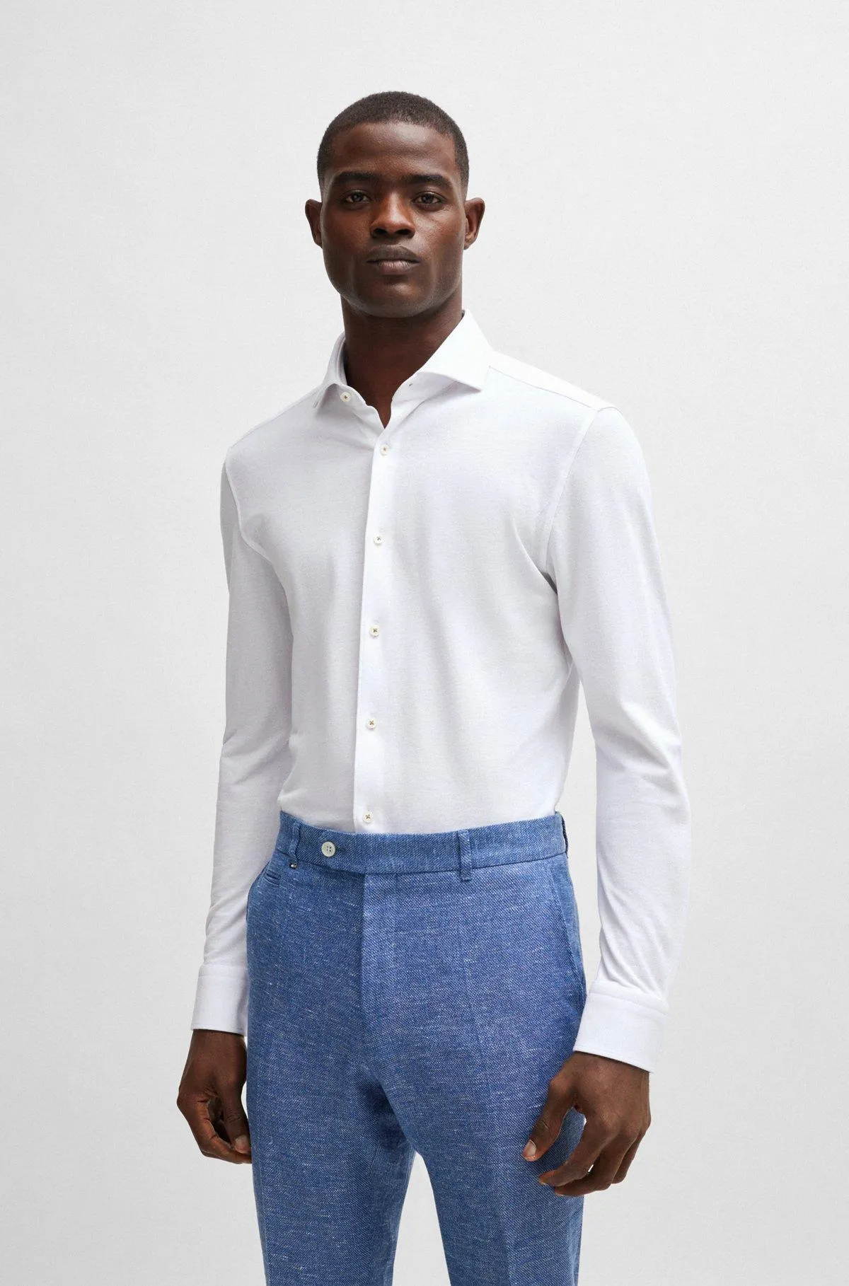 Camisa casual fit de manga larga en punto de algodón