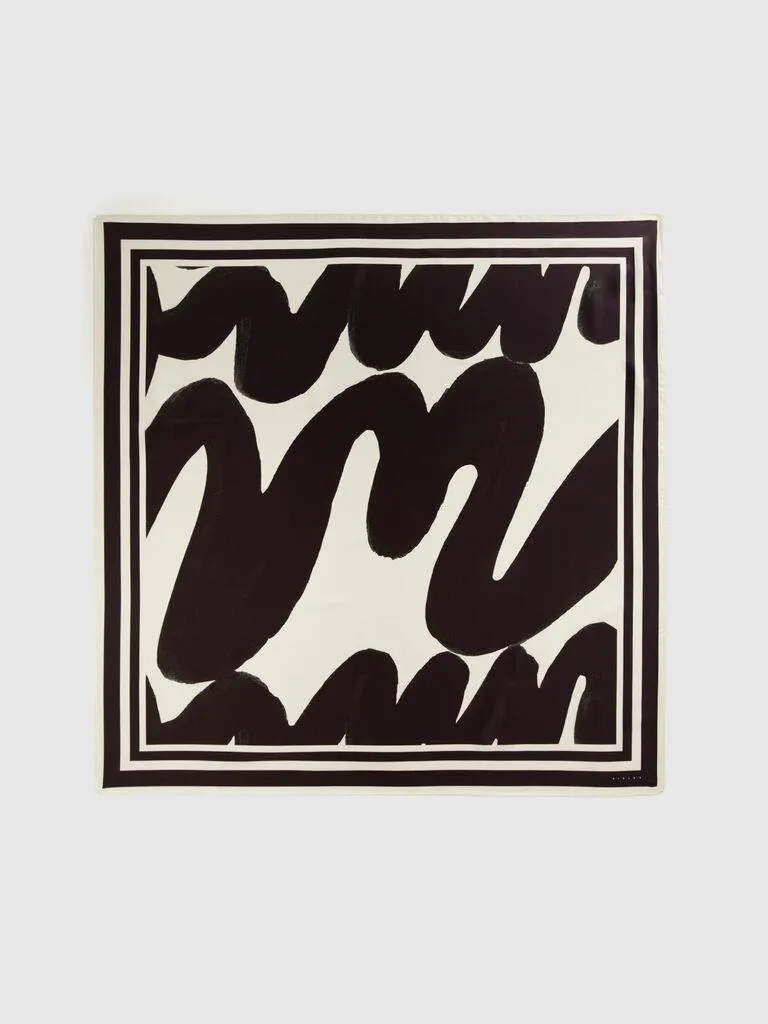 Lenço quadrado estampado