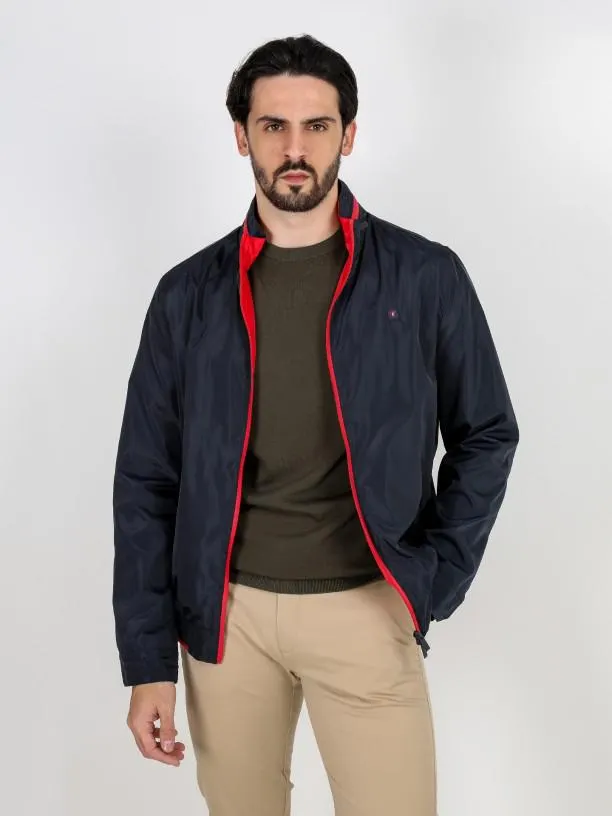 Blusão leve técnico com forro a contrastar