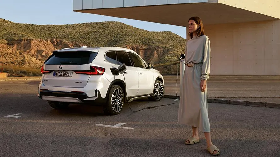 O PRIMEIRO BMW iX1. 100% ELÉTRICO. DESDE 330€/MÊS* + IVA.