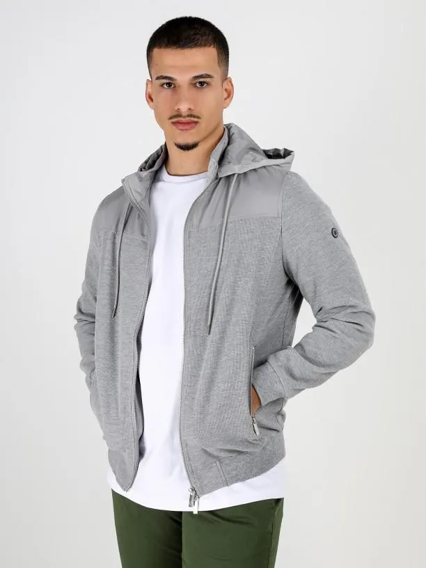 Casaco de malha elástico com capuz