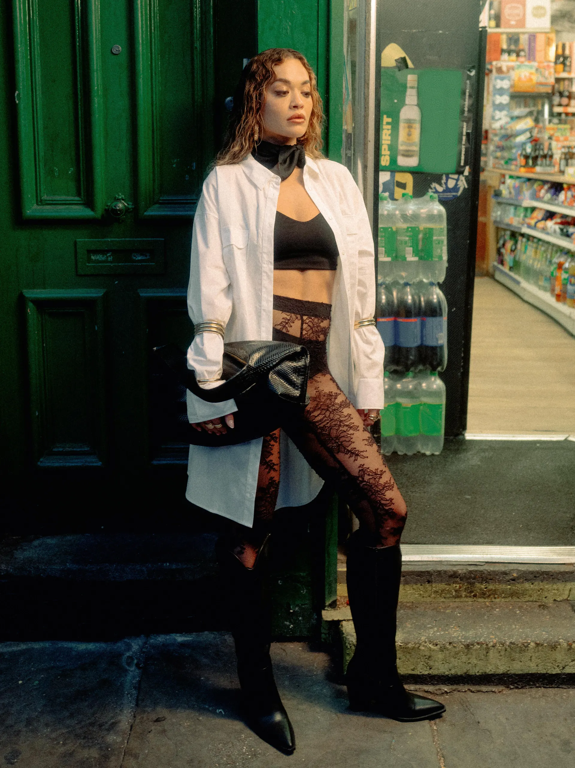 Vestido camiseiro comprido Rita Ora