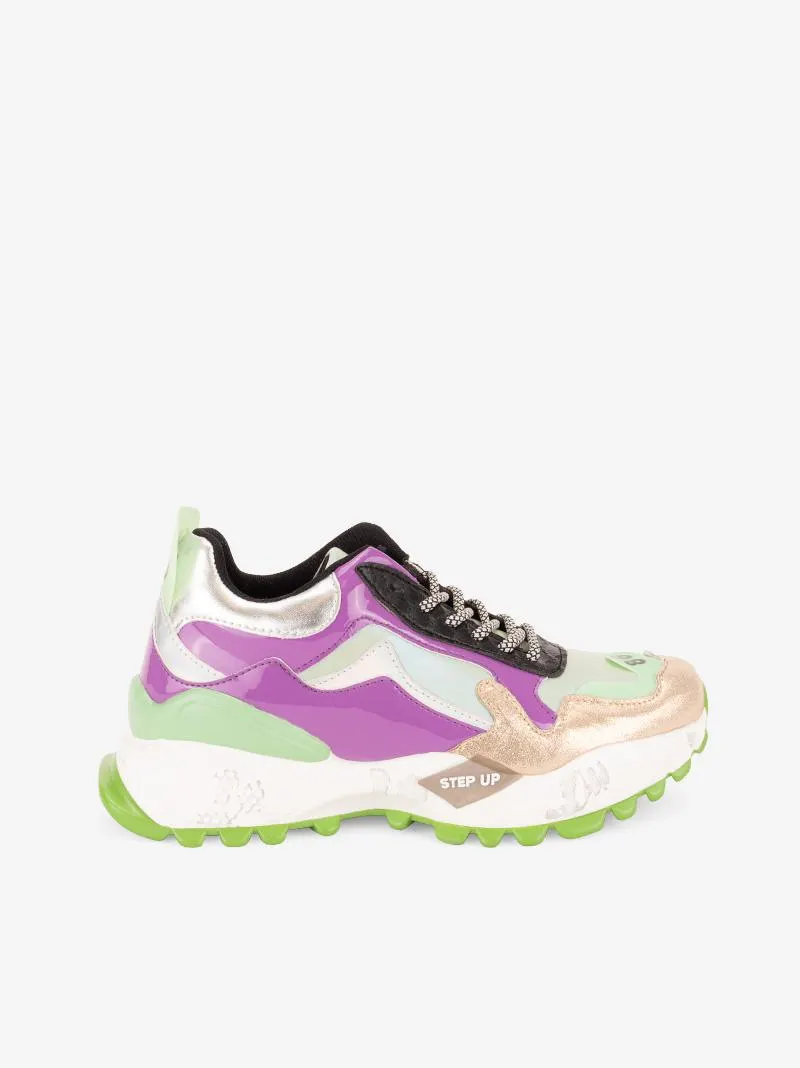 SAPATILHA COM DETALHES E COMBINAÇÃO DE MATERIAIS E SOLA CHUCKY