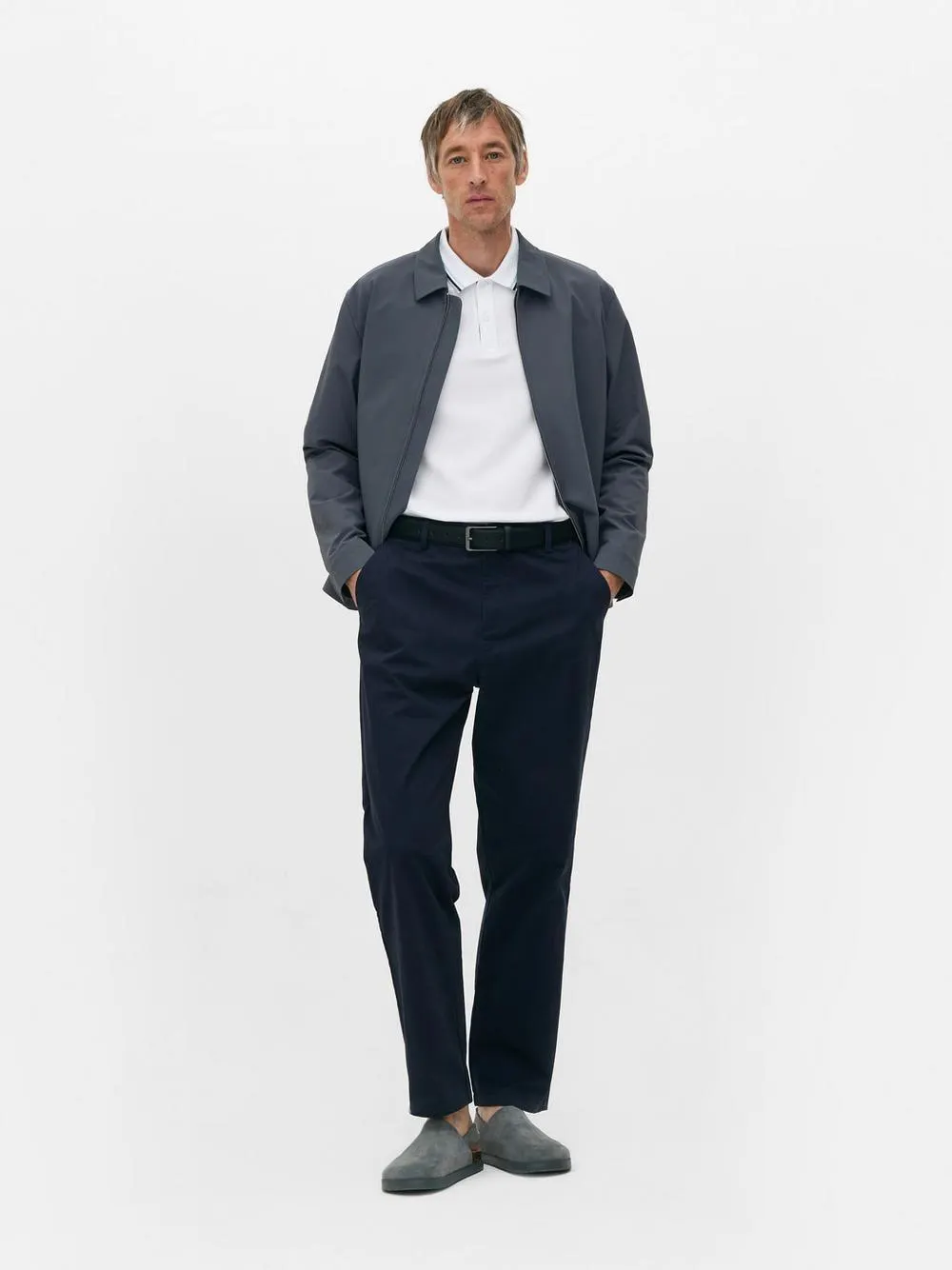 Calças chino corte perna direita