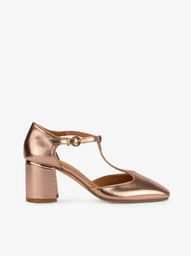 SAPATO DE TACÃO ABERTO LATERAL DE FIVELA COM FORMA QUADRADA